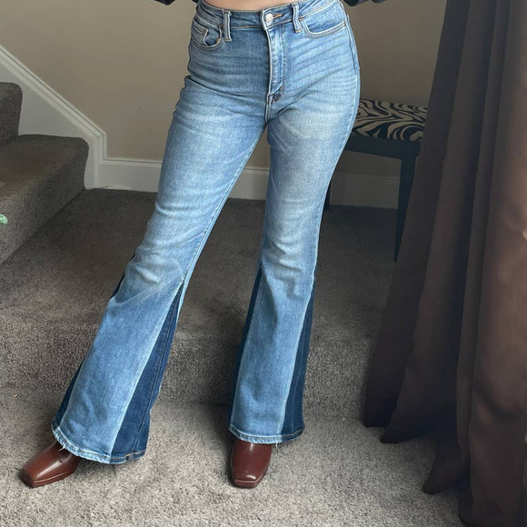 Cello two-tone flare high rise jeans juniors size 7 - Picture 2 of 9